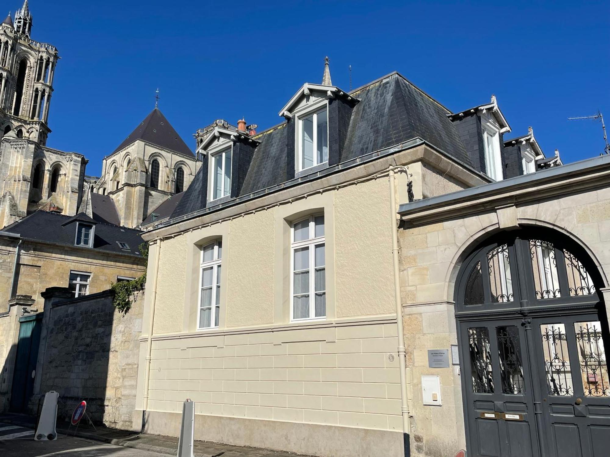 Les Hotes D'Eloise Laon Exterior photo